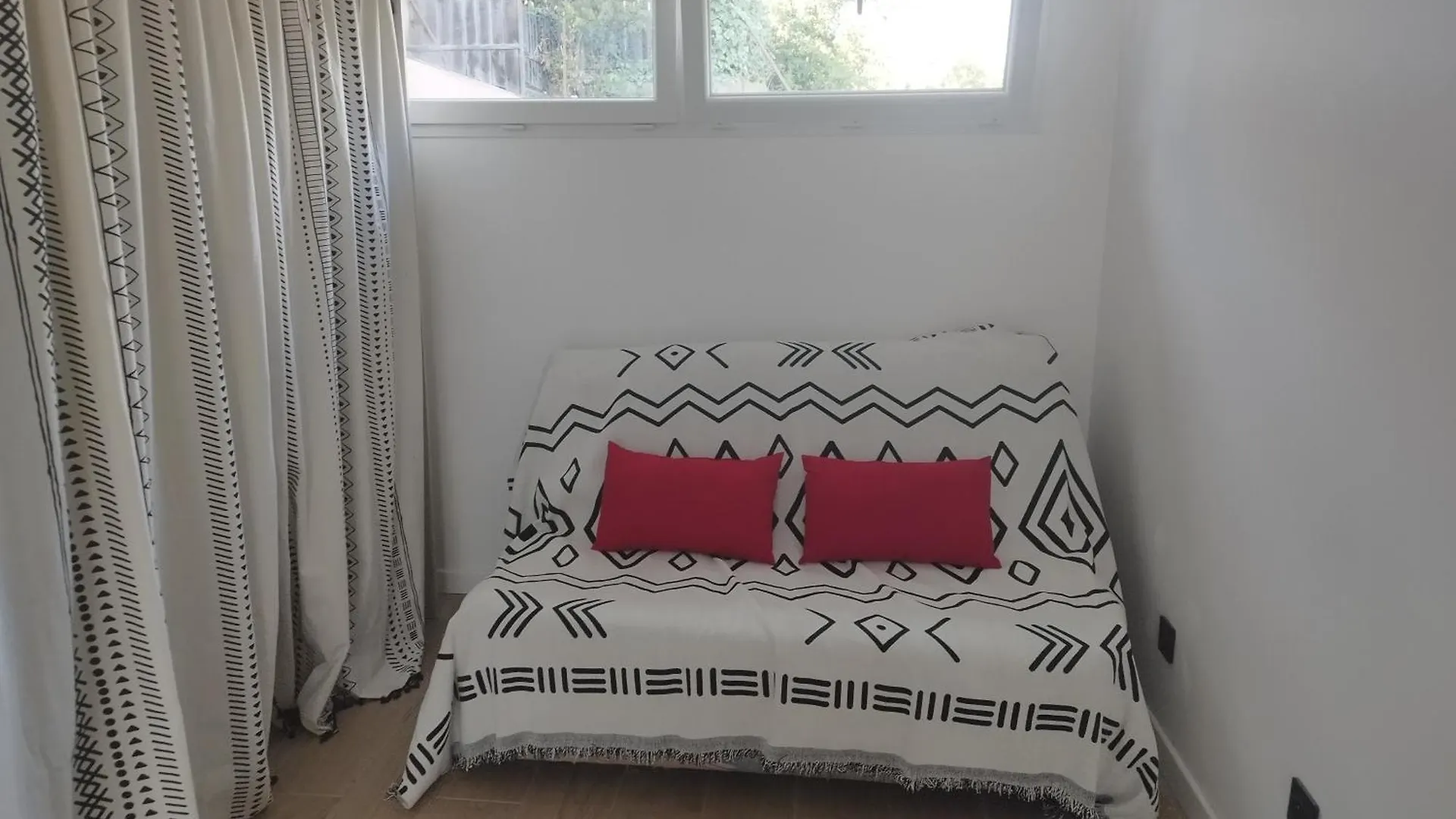 Apartment Studio Lumineux Avec Grande Terrasse Ensoleillee Manosque France
