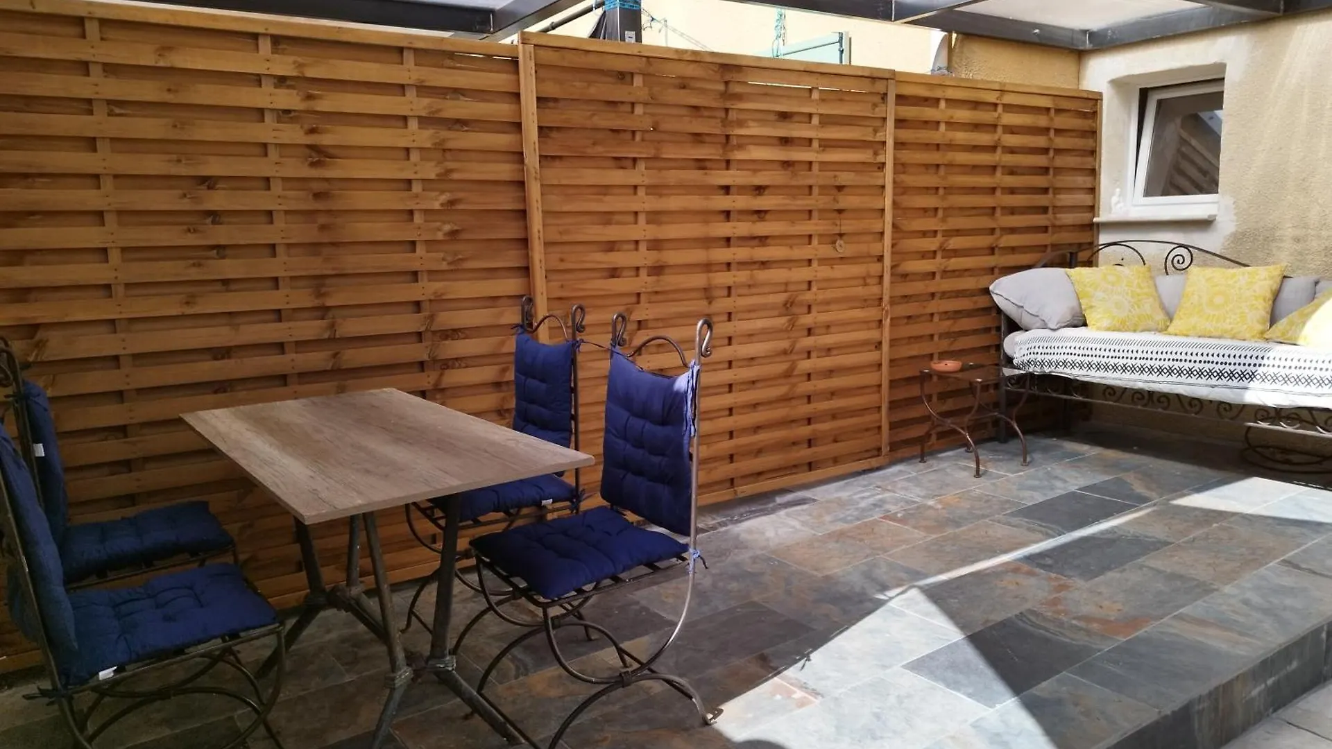 Apartment Studio Lumineux Avec Grande Terrasse Ensoleillee Manosque France