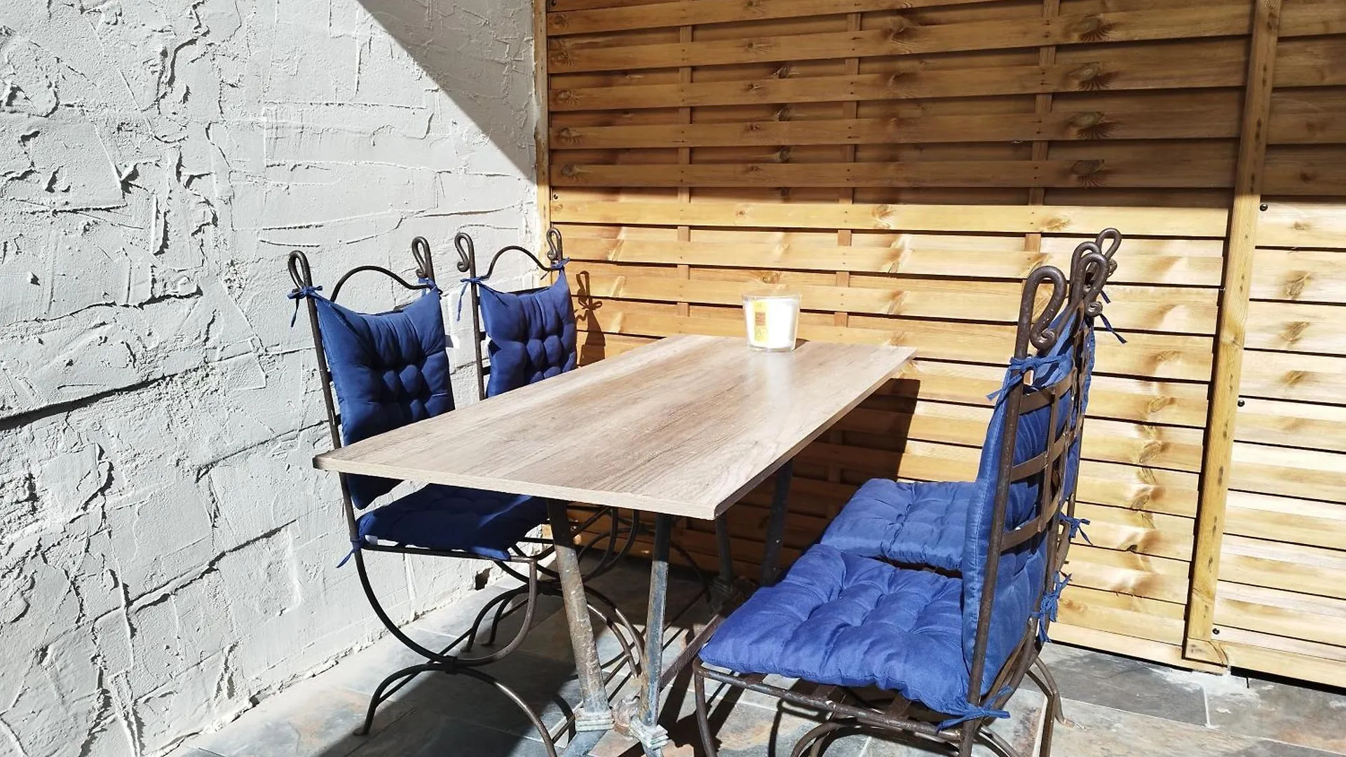 Apartment Studio Lumineux Avec Grande Terrasse Ensoleillee Manosque