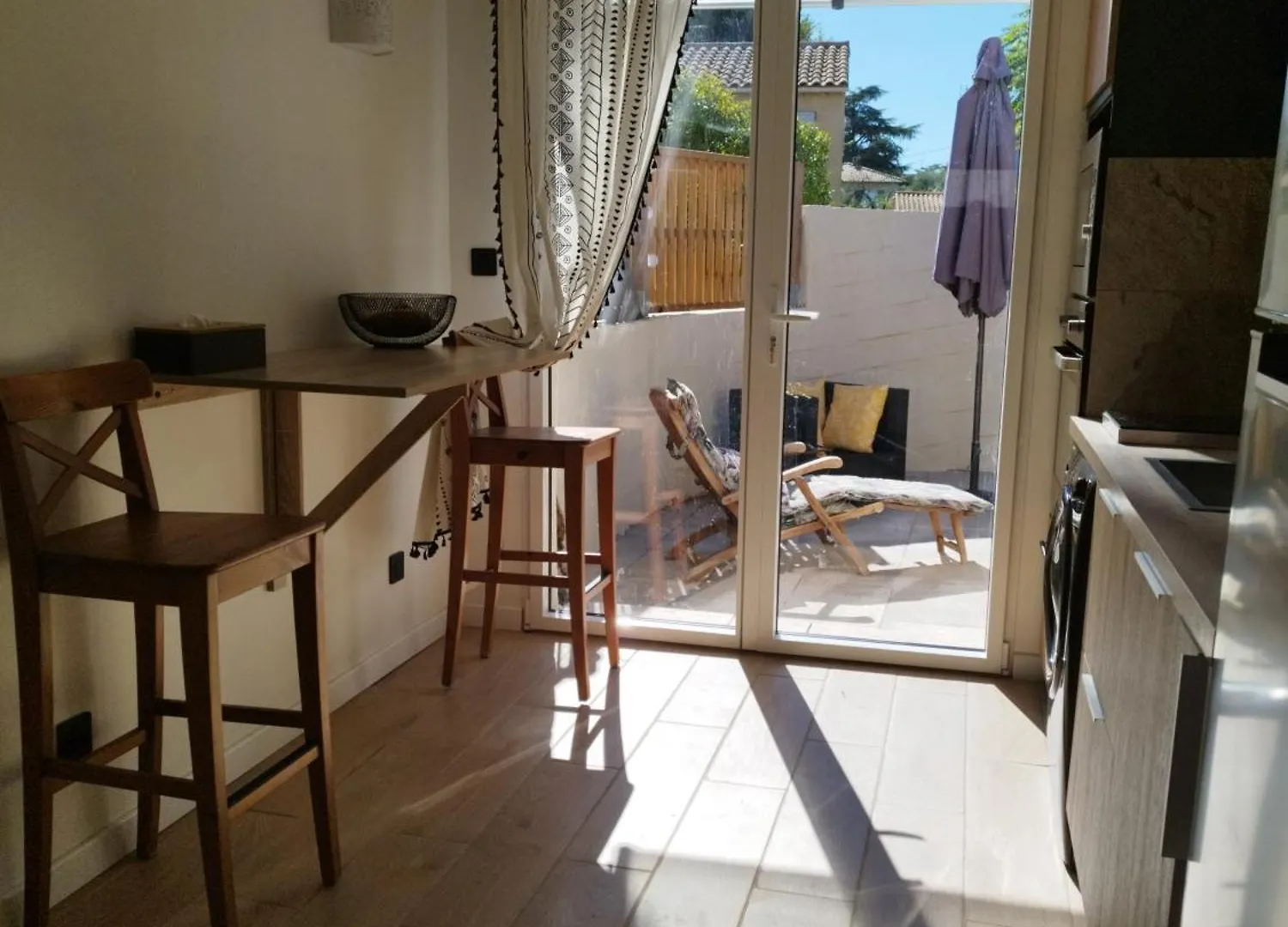Studio Lumineux Avec Grande Terrasse Ensoleillee Manosque France